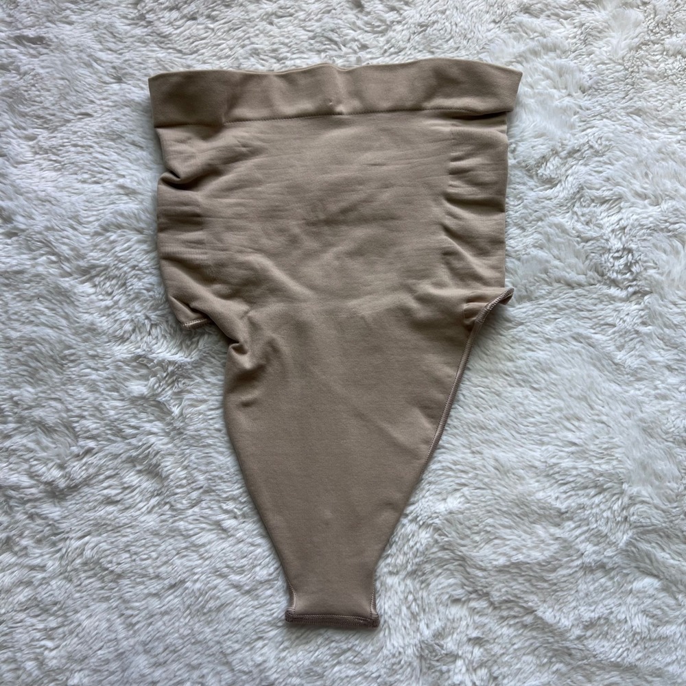 SKIMS Sculpting Thong Mid Waist Beige Shapewear Underwear Womens Size Small NEW